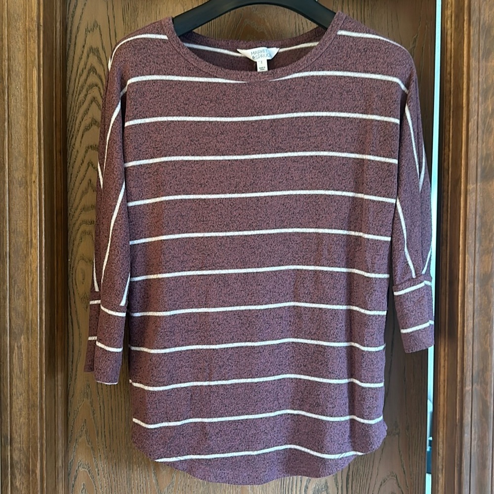 Soft 3/4 sleeve purple top